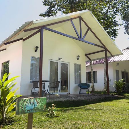 Chaikoni Lodge Pucallpa Buitenkant foto