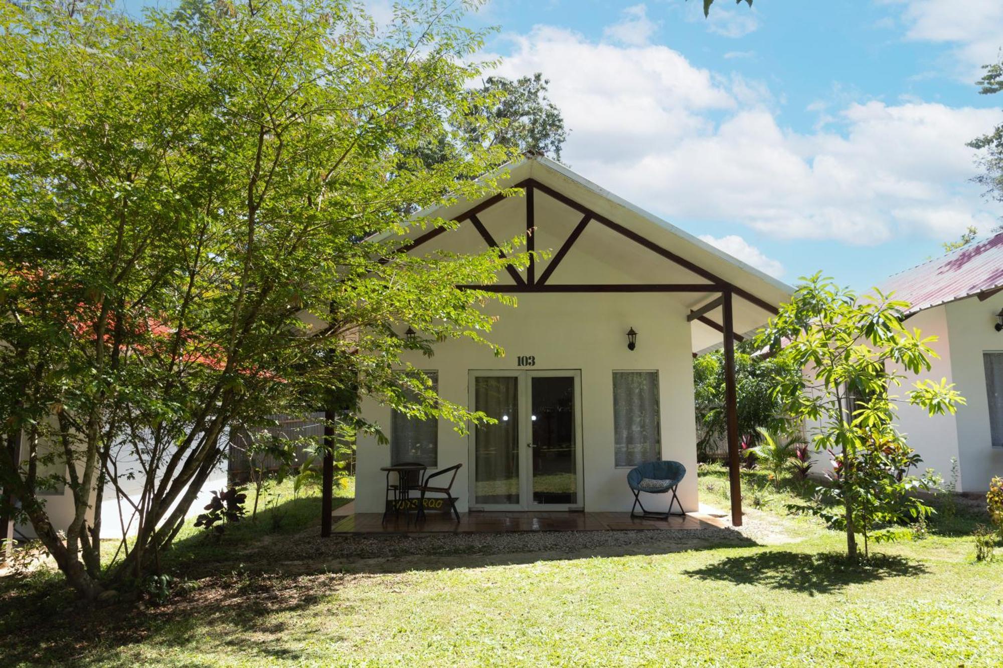 Chaikoni Lodge Pucallpa Buitenkant foto